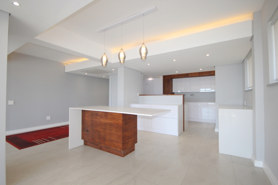 3 Bedroom Property for Sale in Three Anchor Bay Western Cape